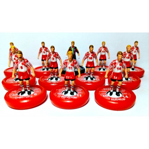 Subbuteo Andrew Table Soccer Denmark Euro 1992 Winners on AEOLUS II Evo Professional bases 